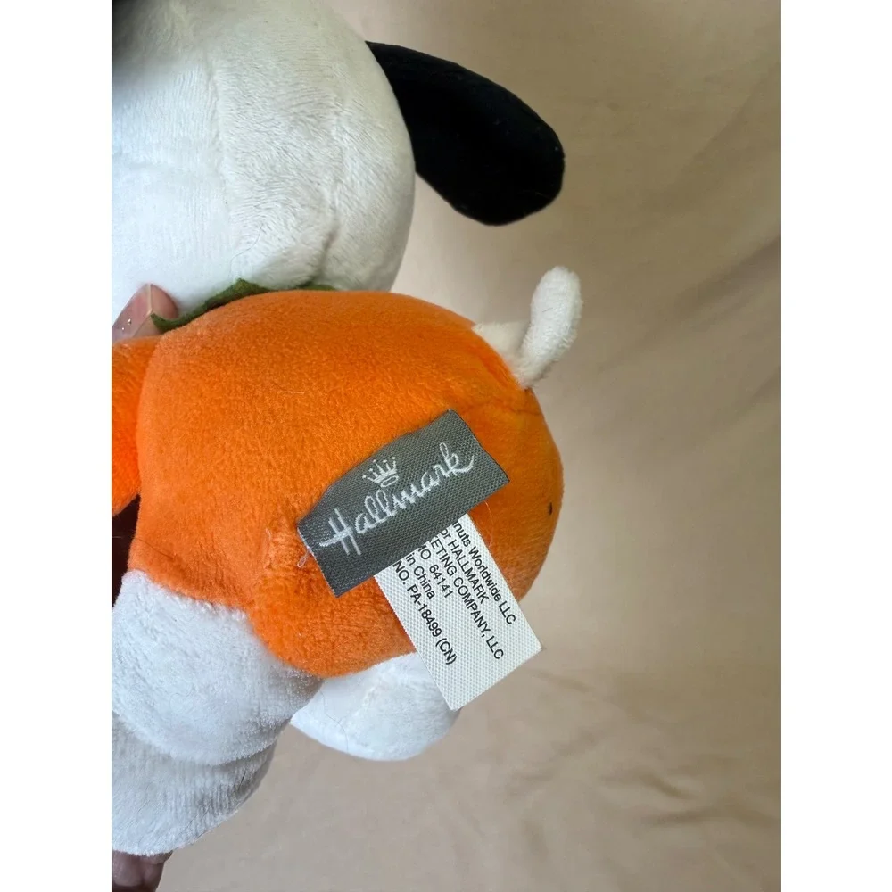 Hallmark Peanuts Snoopy Halloween Pumpkin Costume Plush Stuffed Animal Toy